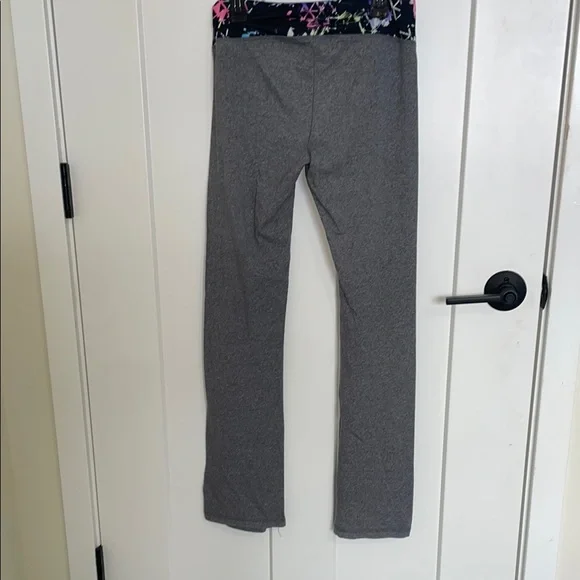 SO Gray Boot Cut Pants with Flare and Patterned Waistband - Picture 3 of 3